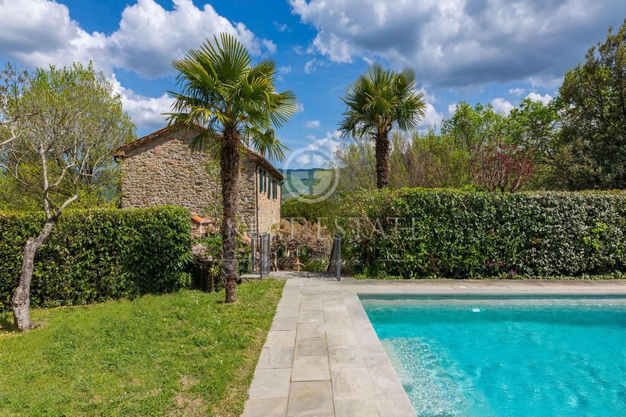 House in Castiglion Fiorentino, Italy, 420 sq.m - picture 1
