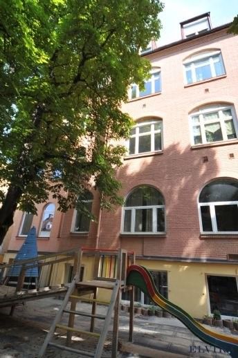 Commercial apartment building in Munich, Germany, 2.85 sq.m - picture 1