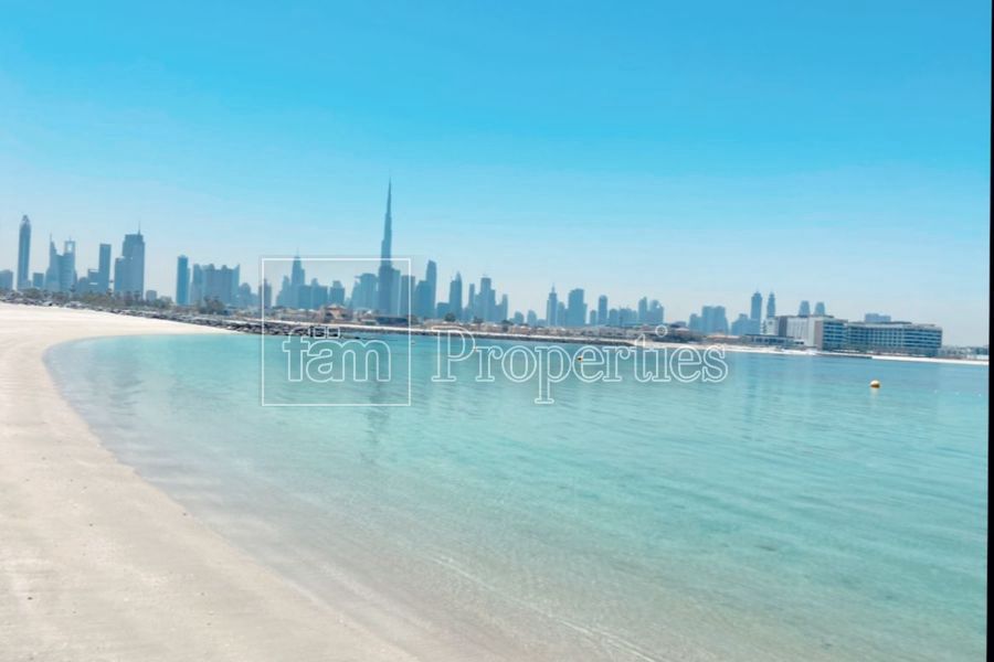 Land in Dubai, UAE, 929 sq.m - picture 1