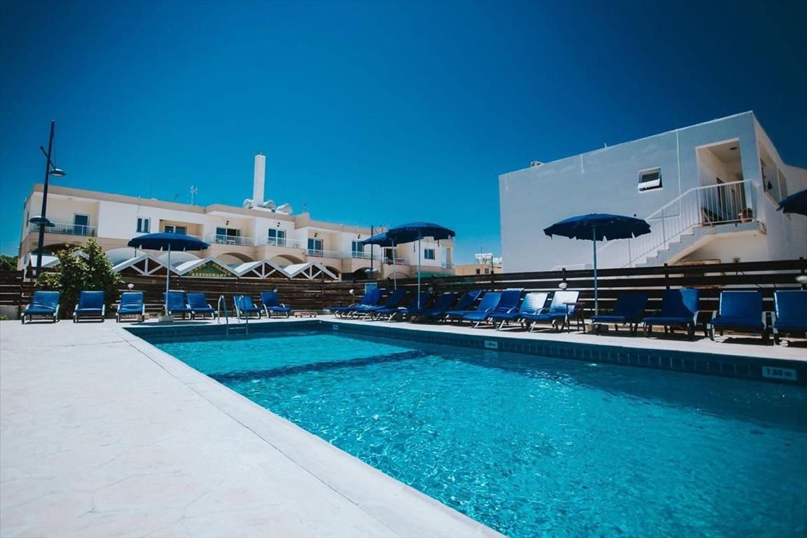 Hôtel à Agia Napa, Chypre, 1 045 m2 - image 1