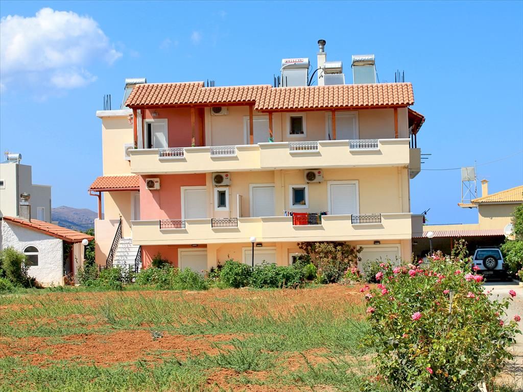 House in Chania Prefecture, Greece, 380 sq.m - picture 1