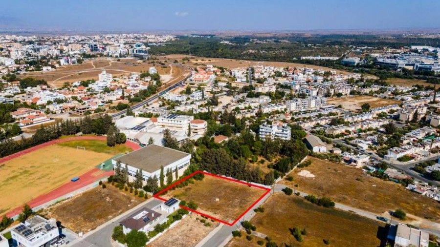 Land in Nicosia, Cyprus, 2 397 sq.m - picture 1