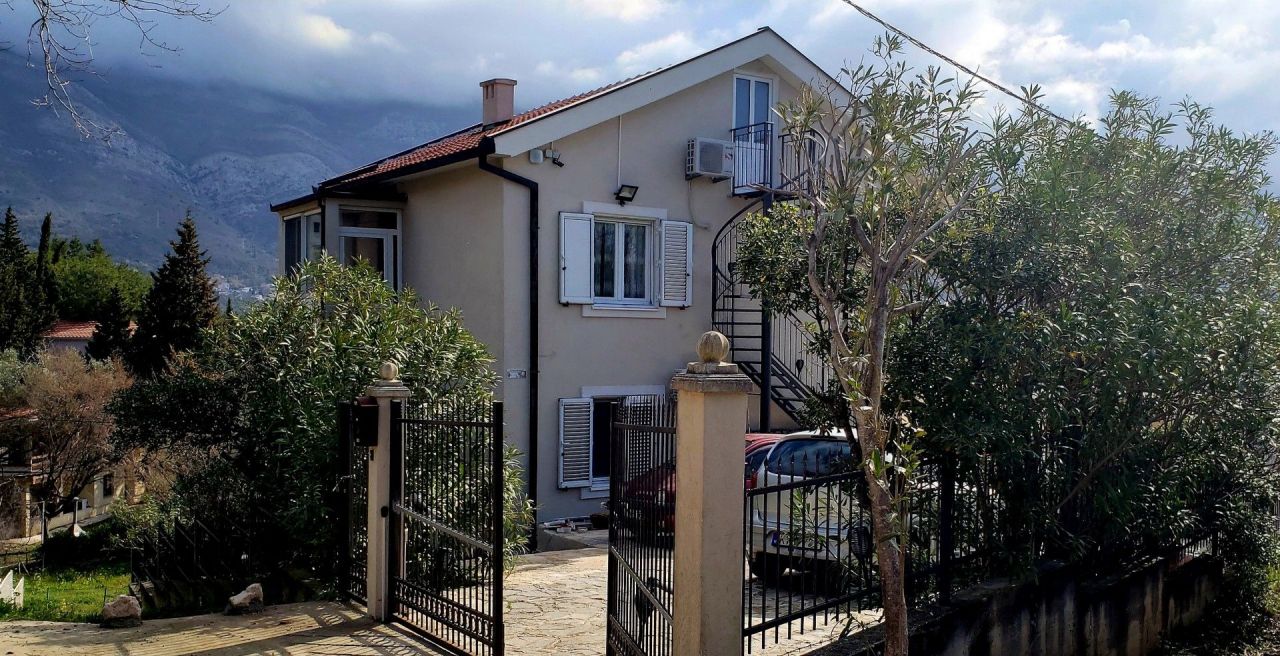 Villa in Sutomore, Montenegro, 250 m² - picture 1