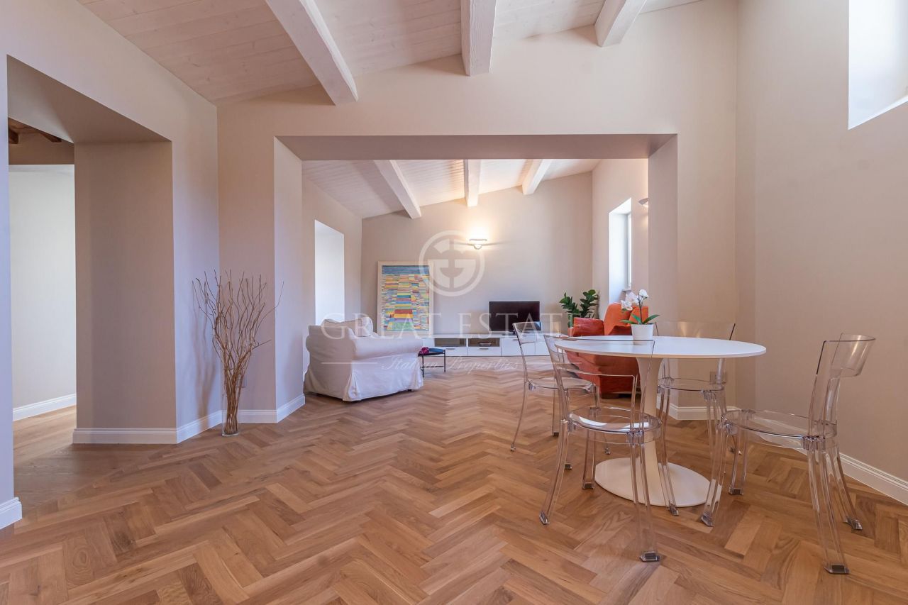 Apartment in Orvieto, Italy, 165.1 sq.m - picture 1