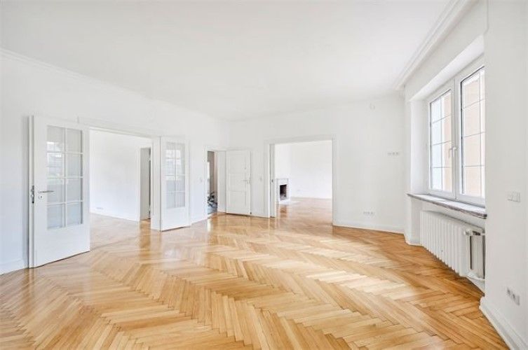 Commercial apartment building in Berlin, Germany, 330 sq.m - picture 1