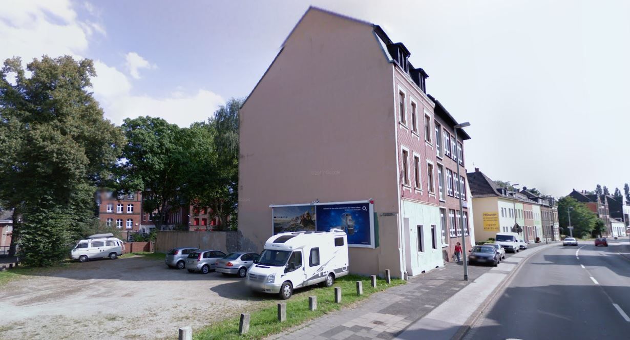 Commercial apartment building in Duisburg, Germany, 258 sq.m - picture 1