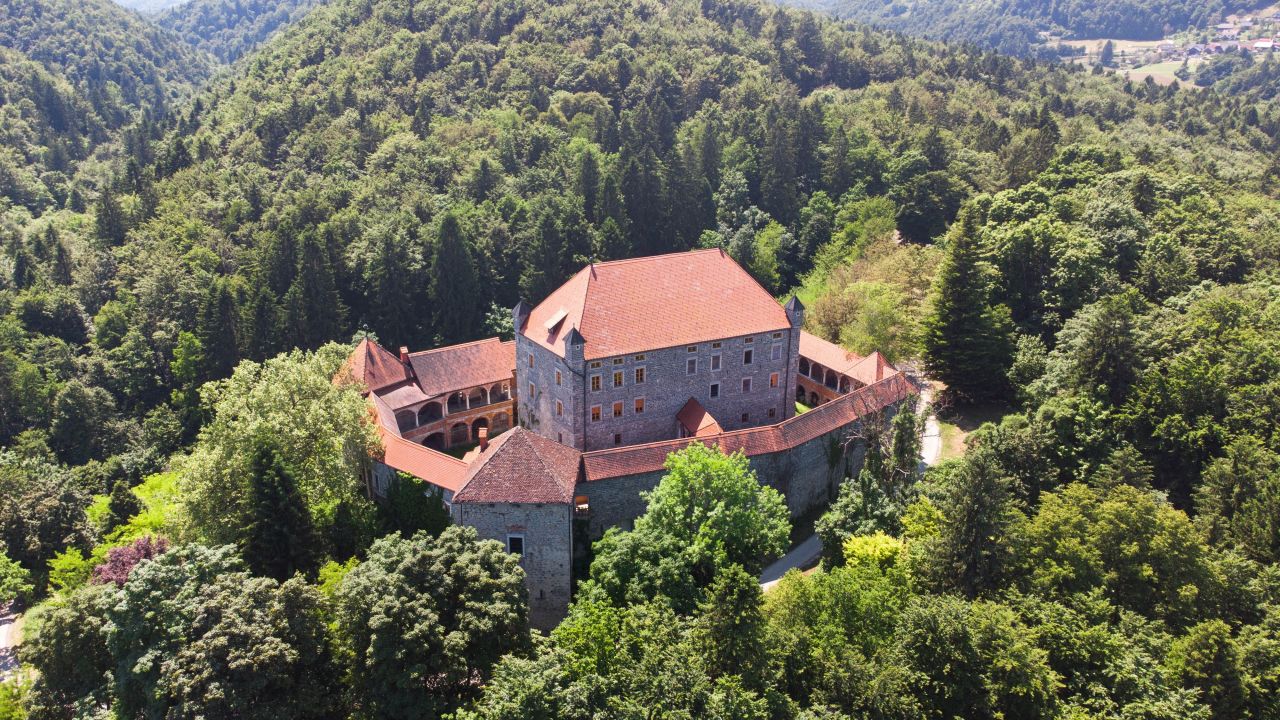 Castillo en Novo Mesto, Eslovenia, 770 m2 - imagen 1