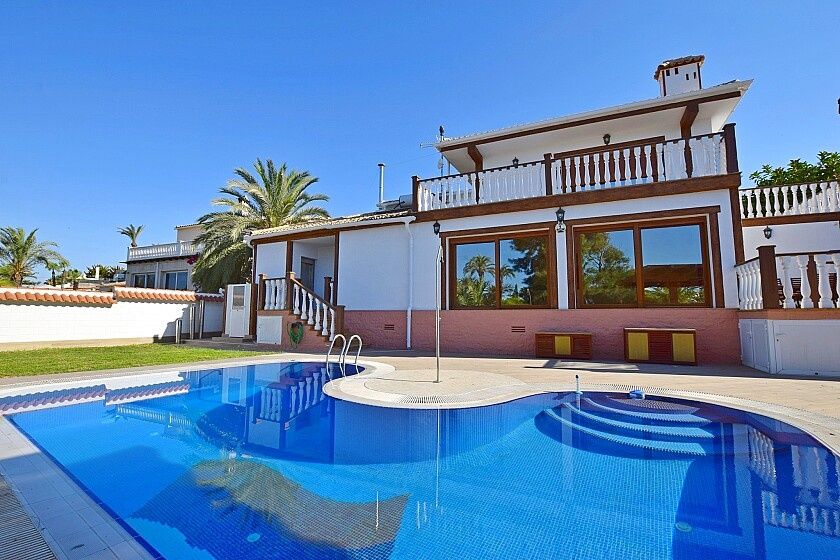 Villa in Orihuela Costa, Spain, 220 sq.m - picture 1