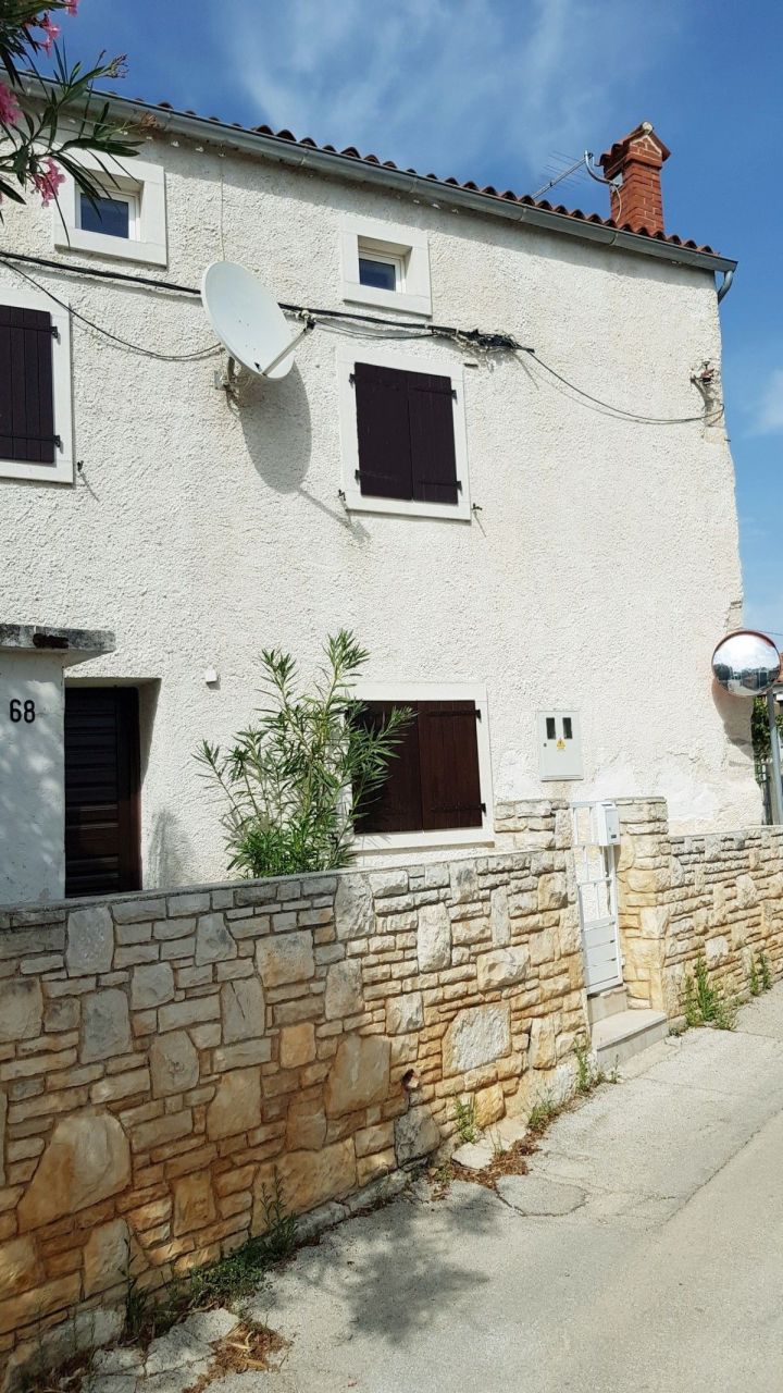 House in Liznjan, Croatia, 100 sq.m - picture 1