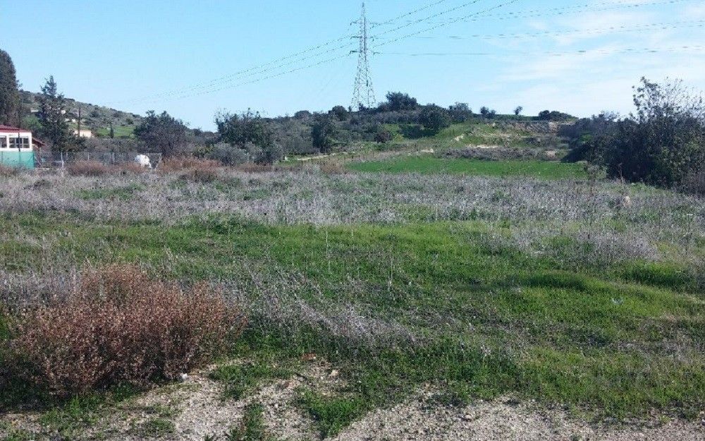 Land in Limassol, Cyprus, 7 579 sq.m - picture 1