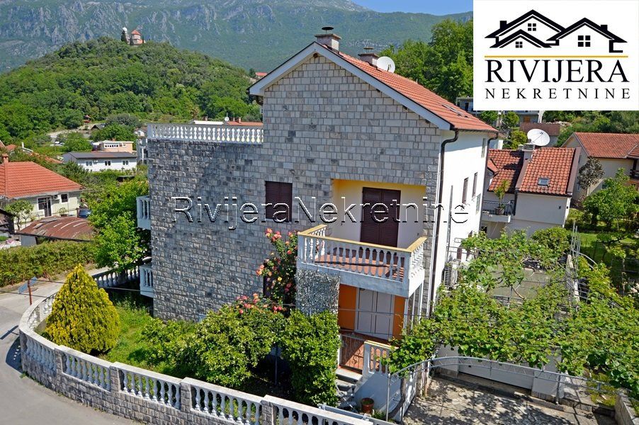 Haus in Herceg-Novi, Montenegro, 390 m2 - Foto 1
