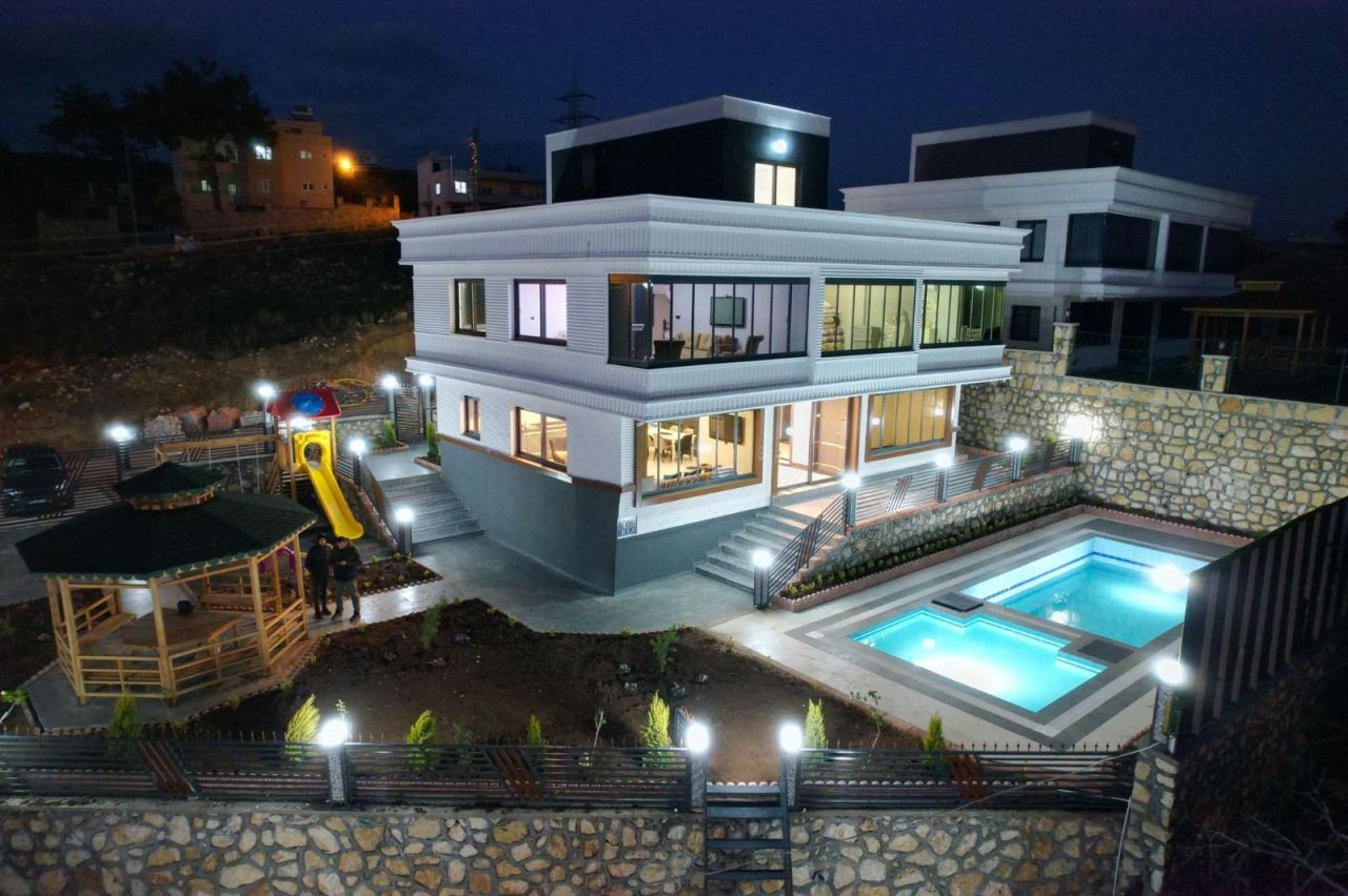 Villa en Mersin, Turquia, 420 m2 - imagen 1