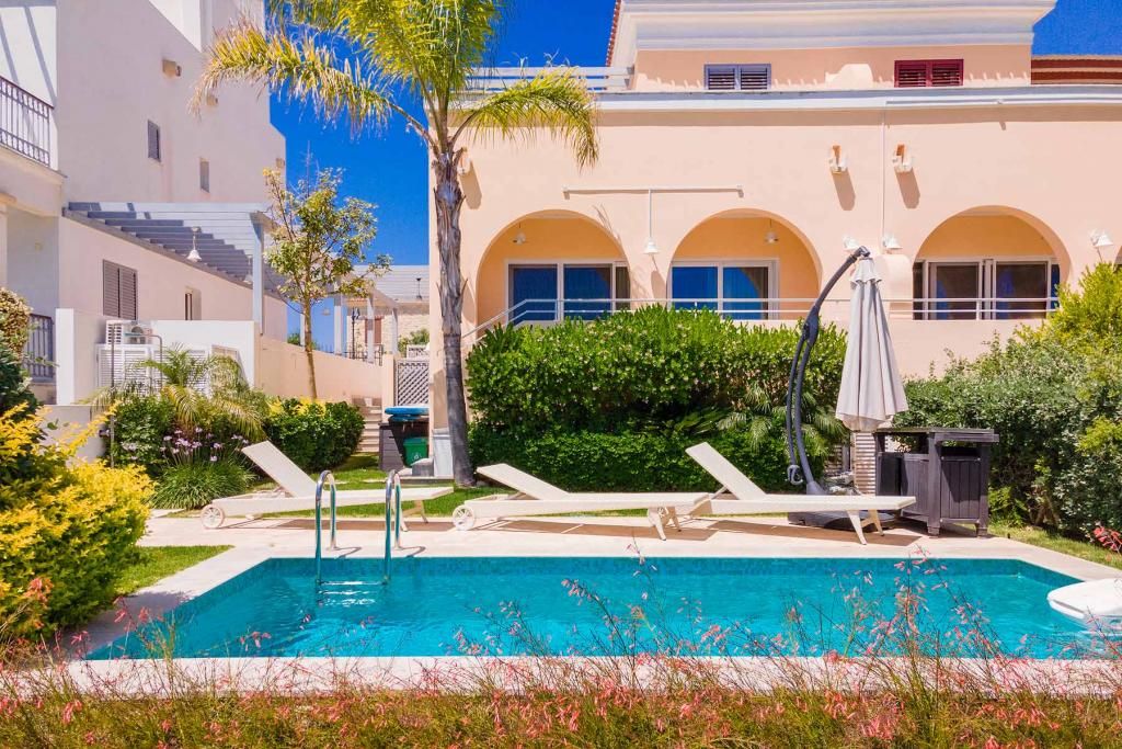 Villa in Limassol, Cyprus, 239 sq.m - picture 1
