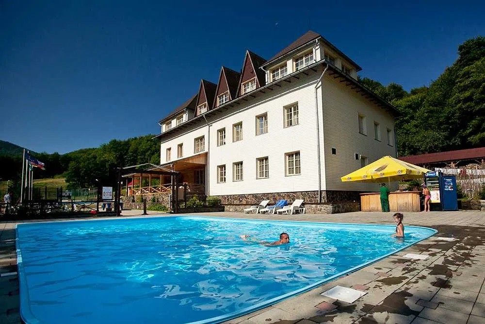 Hotel Transcarpathian region, Ukraine, 20 000 sq.m - picture 1