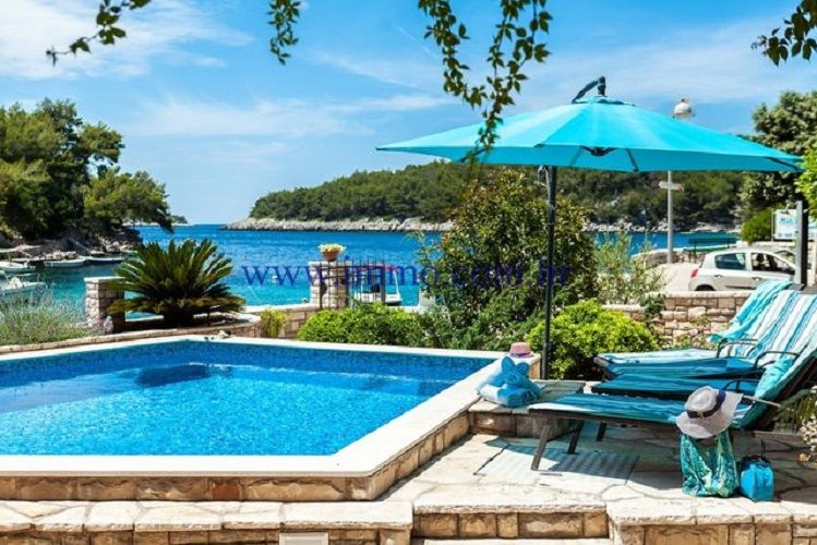Villa on Korcula island, Croatia, 400 sq.m - picture 1