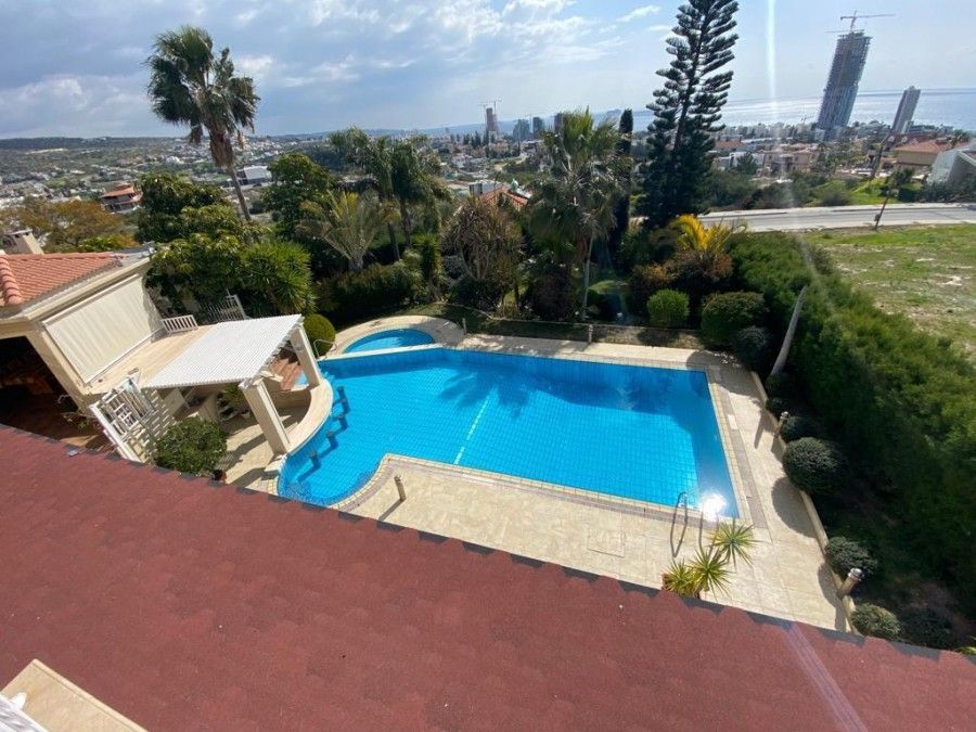 Villa in Limassol, Cyprus, 571 sq.m - picture 1