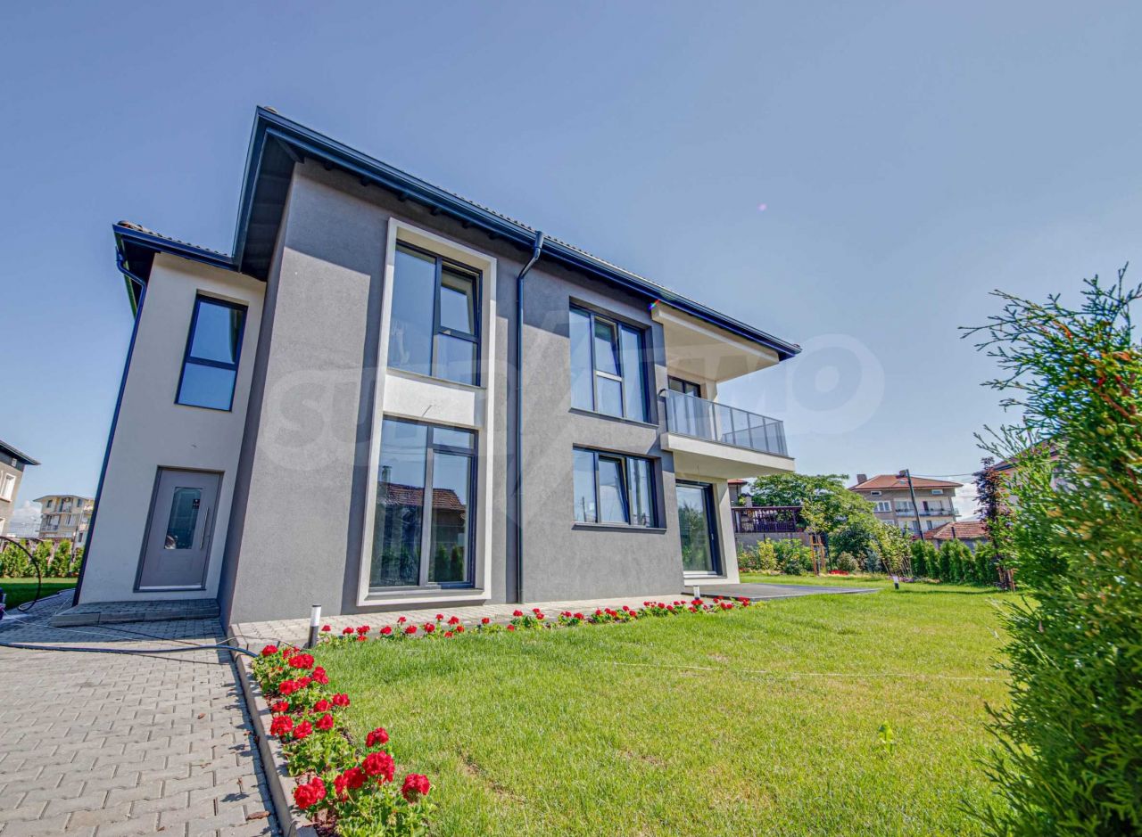 House Chepintsi, Bulgaria, 293 sq.m - picture 1