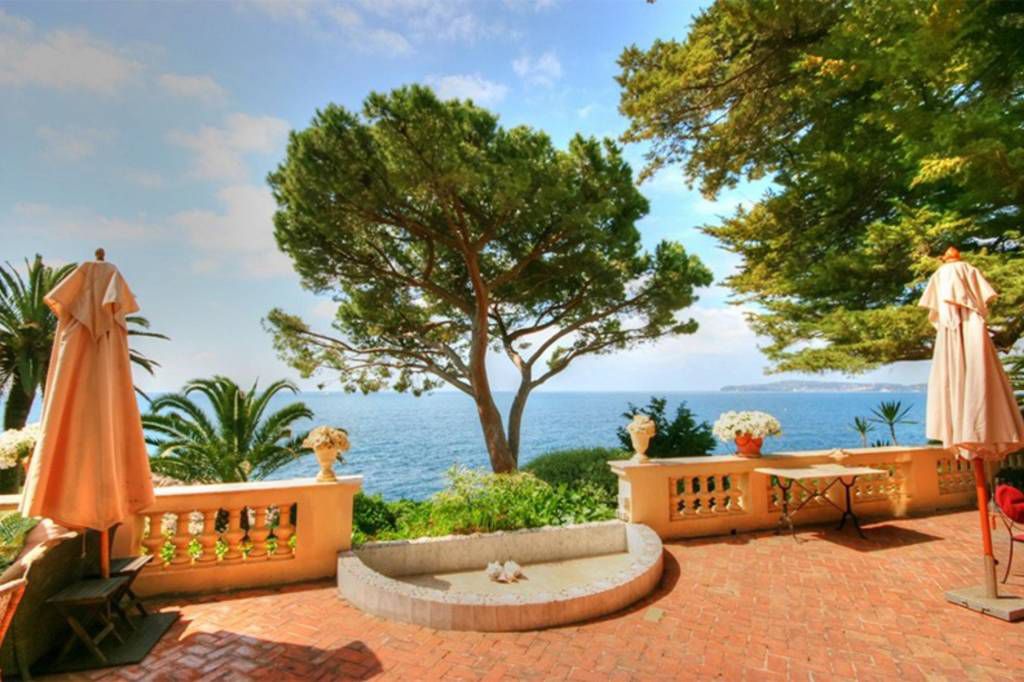 Villa in Cap d'Ail, France, 450 sq.m - picture 1