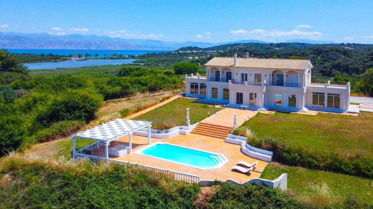 Villa in Insel Korfu, Griechenland, 450 m2 - Foto 1