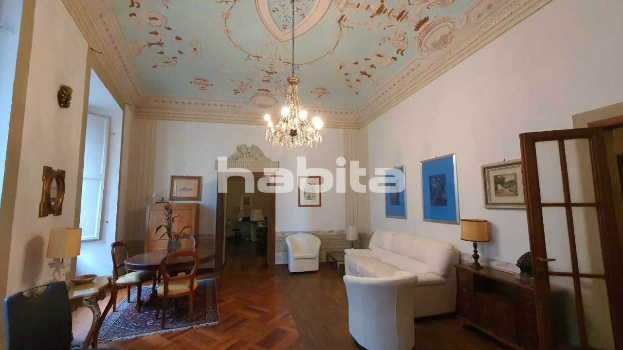 Apartment in Siena, Italy, 230 sq.m - picture 1