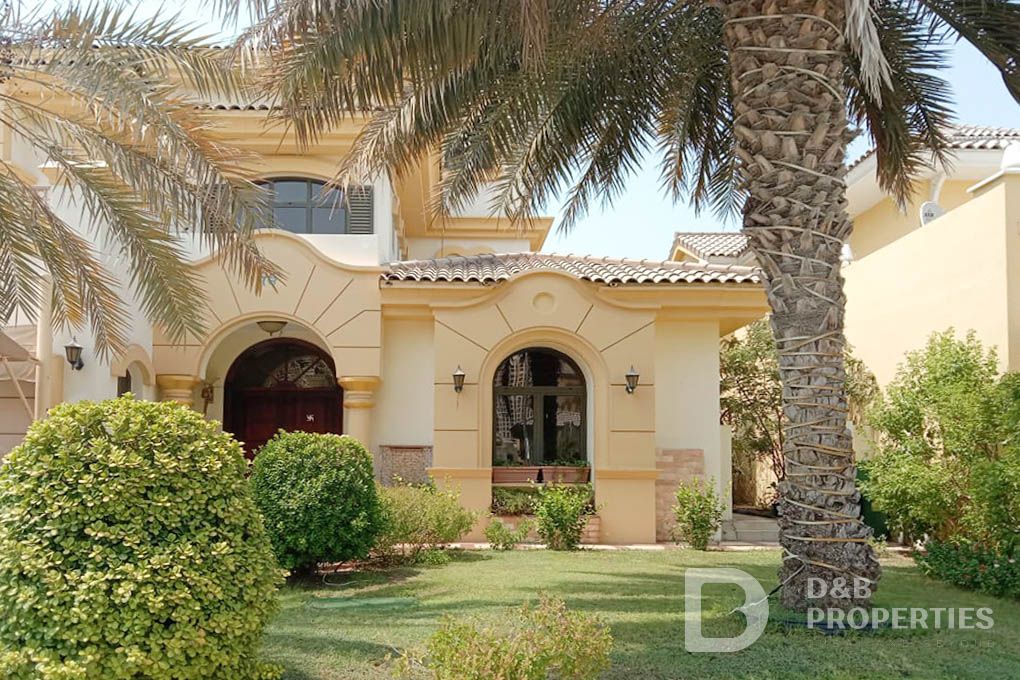 Villa in Dubai, UAE, 545 sq.m - picture 1