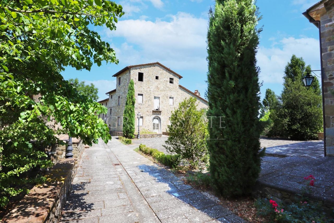 Casa en Umbertide, Italia, 229 m2 - imagen 1