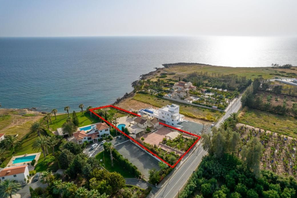 Villa in Paphos, Cyprus, 270 sq.m - picture 1