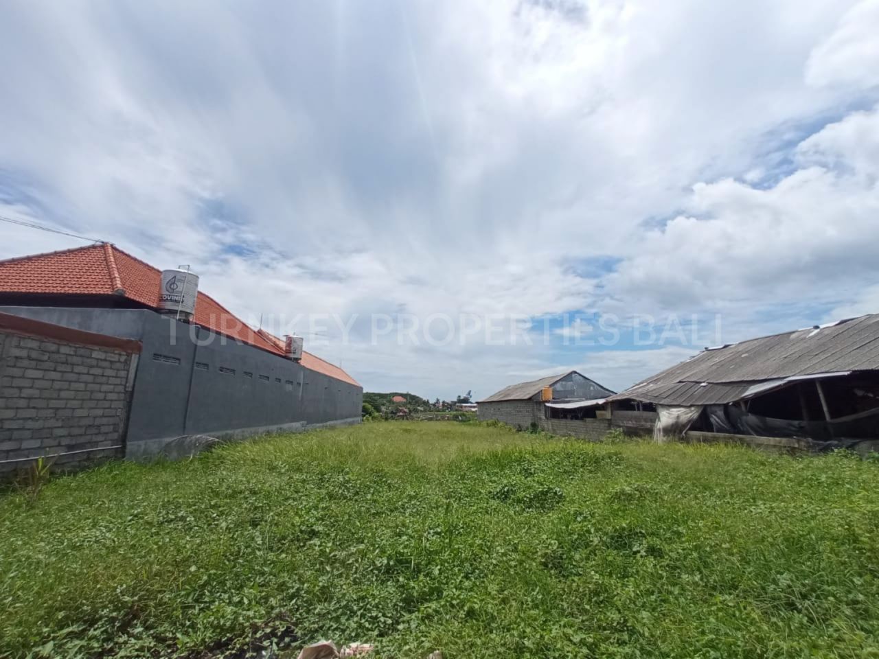 Grundstück in Kerobokan, Indonesien, 1 400 m2 - Foto 1