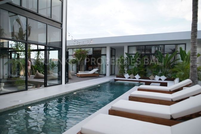 Villa à Canggu, Indonésie, 298 m2 - image 1