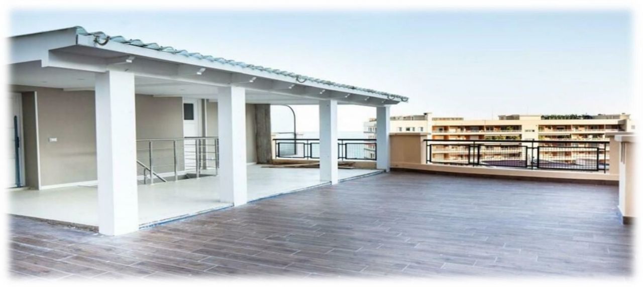 Penthouse in Saint Roman, Monaco, 220 sq.m - picture 1