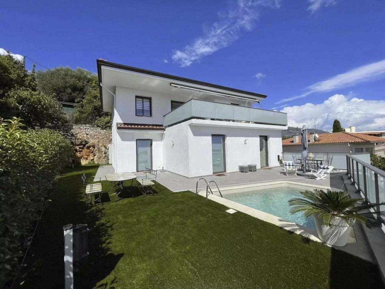 Villa in Roquebrune Cap Martin, Frankreich, 250 m2 - Foto 1