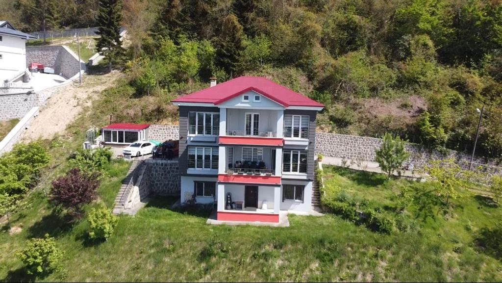 Villa in Trabzon, Turkey, 350 sq.m - picture 1