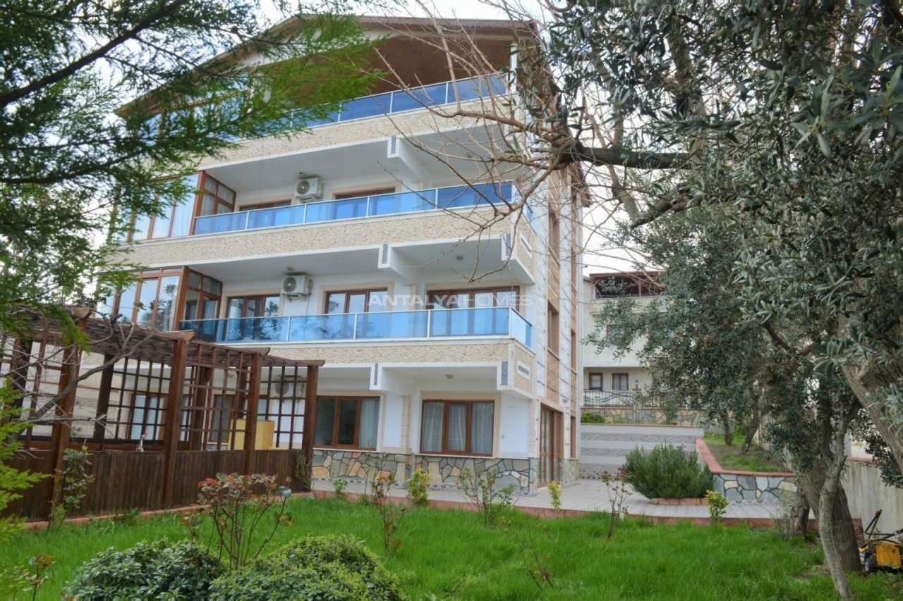 Apartment in Yalova, Turkey, 500 sq.m - picture 1