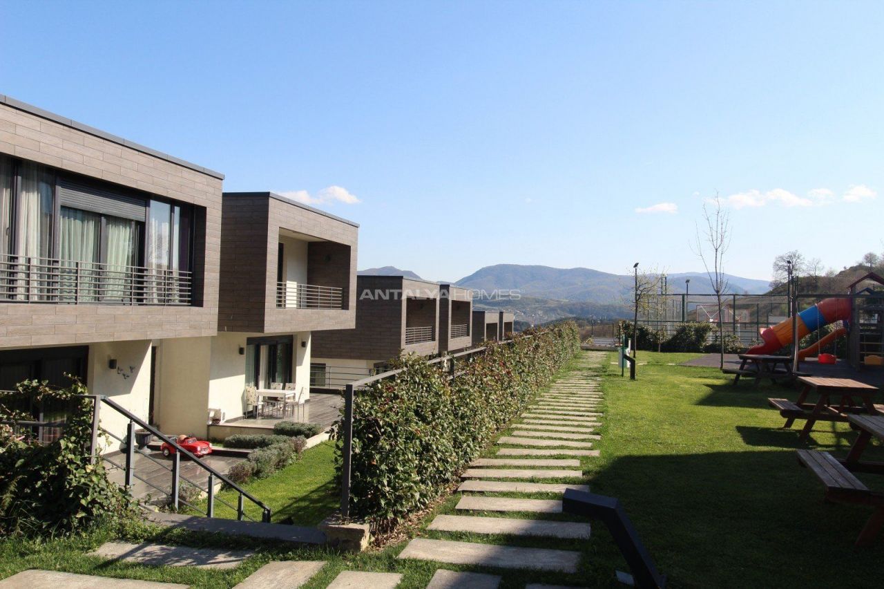 Villa en Yalova, Turquia, 320 m2 - imagen 1