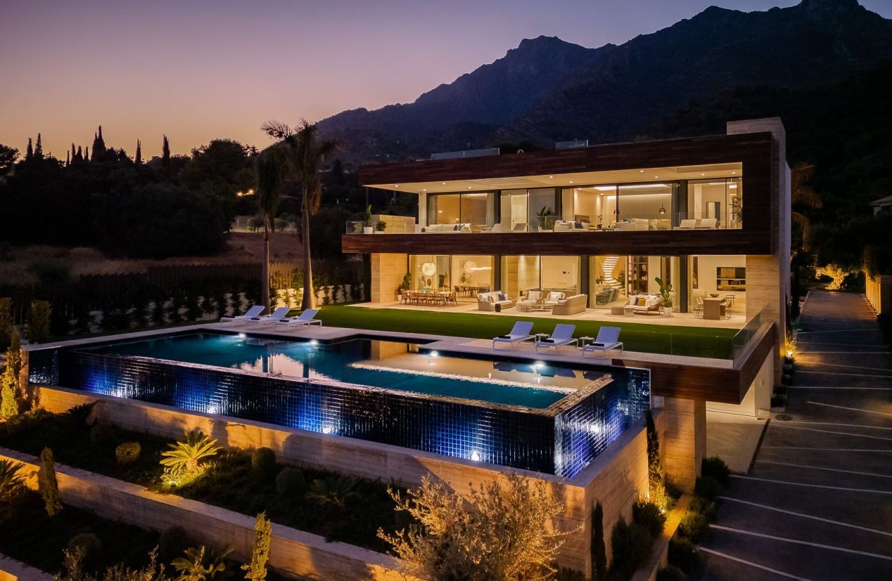 Villa in Marbella, Spain, 2 315 sq.m - picture 1