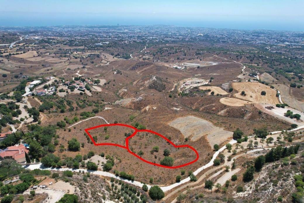 Grundstück in Paphos, Zypern, 6 820 m2 - Foto 1