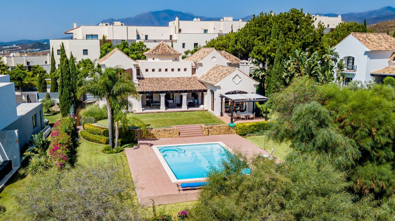 Villa in Marbella, Spain, 578 sq.m - picture 1