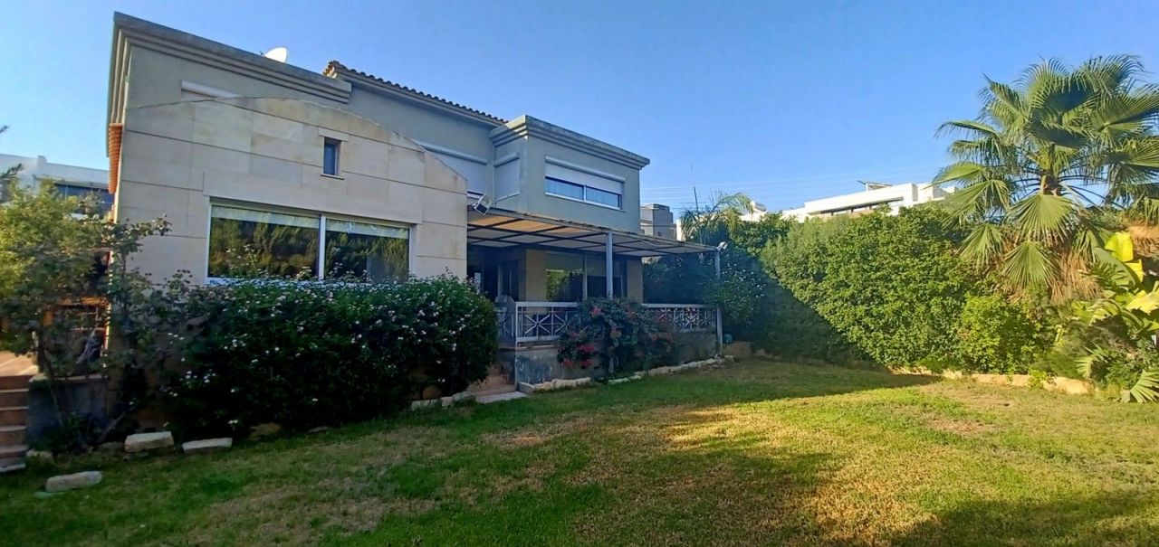 Villa in Limassol, Cyprus, 320 sq.m - picture 1