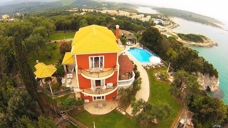 Villa in Corfu, Greece, 390 sq.m - picture 1