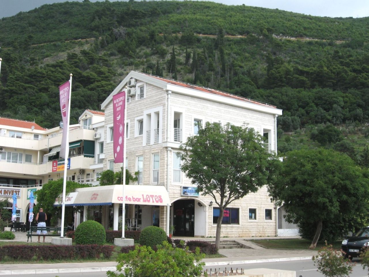 Commercial apartment building in Budva, Montenegro, 530 sq.m - picture 1