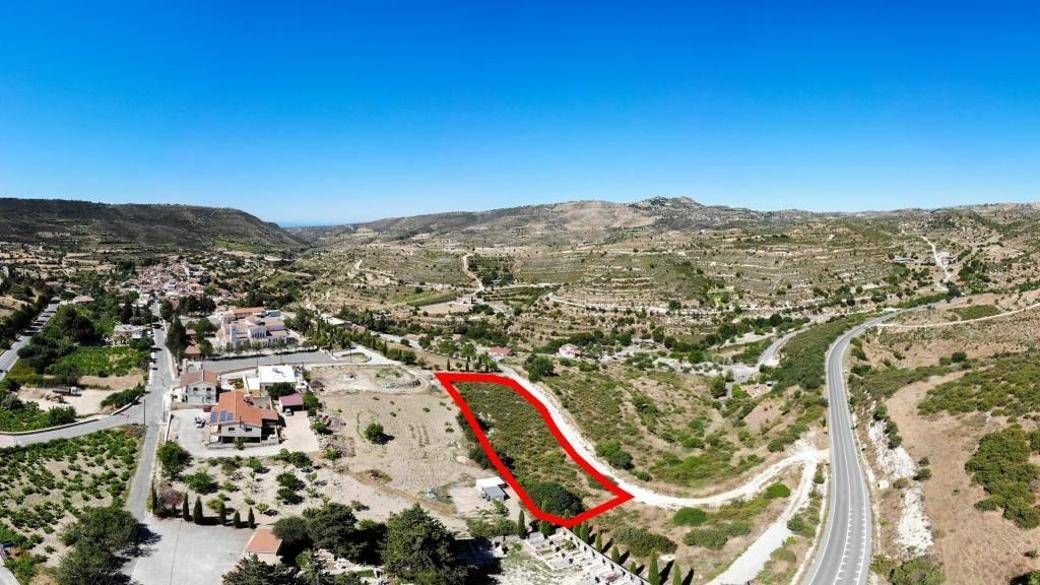 Land in Limassol, Cyprus, 3 548 sq.m - picture 1