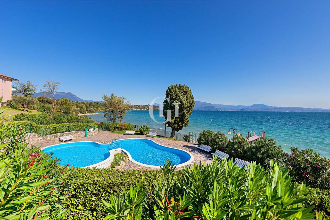 Apartamento por Lago de Garda, Italia, 90 m2 - imagen 1