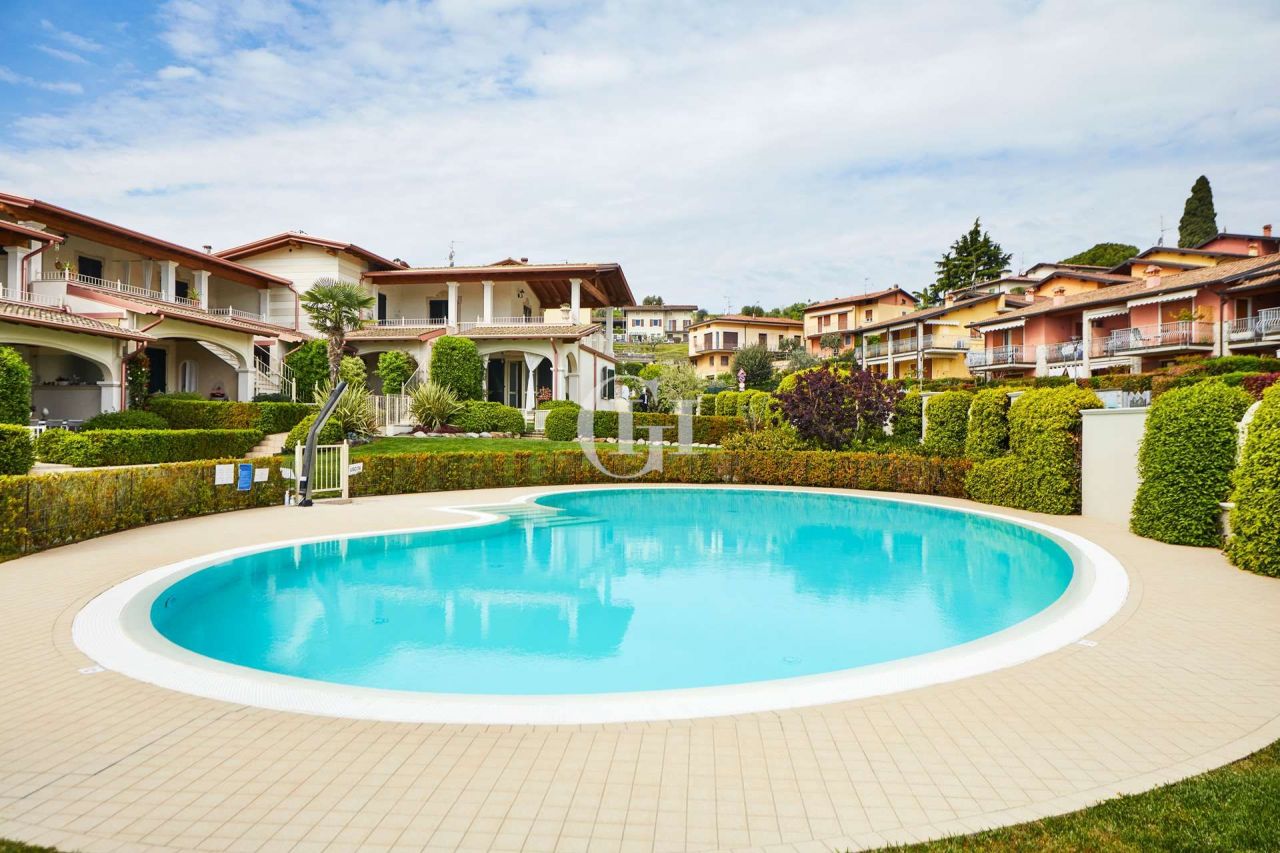 Apartment on Lake Garda, Italy, 96 sq.m - picture 1