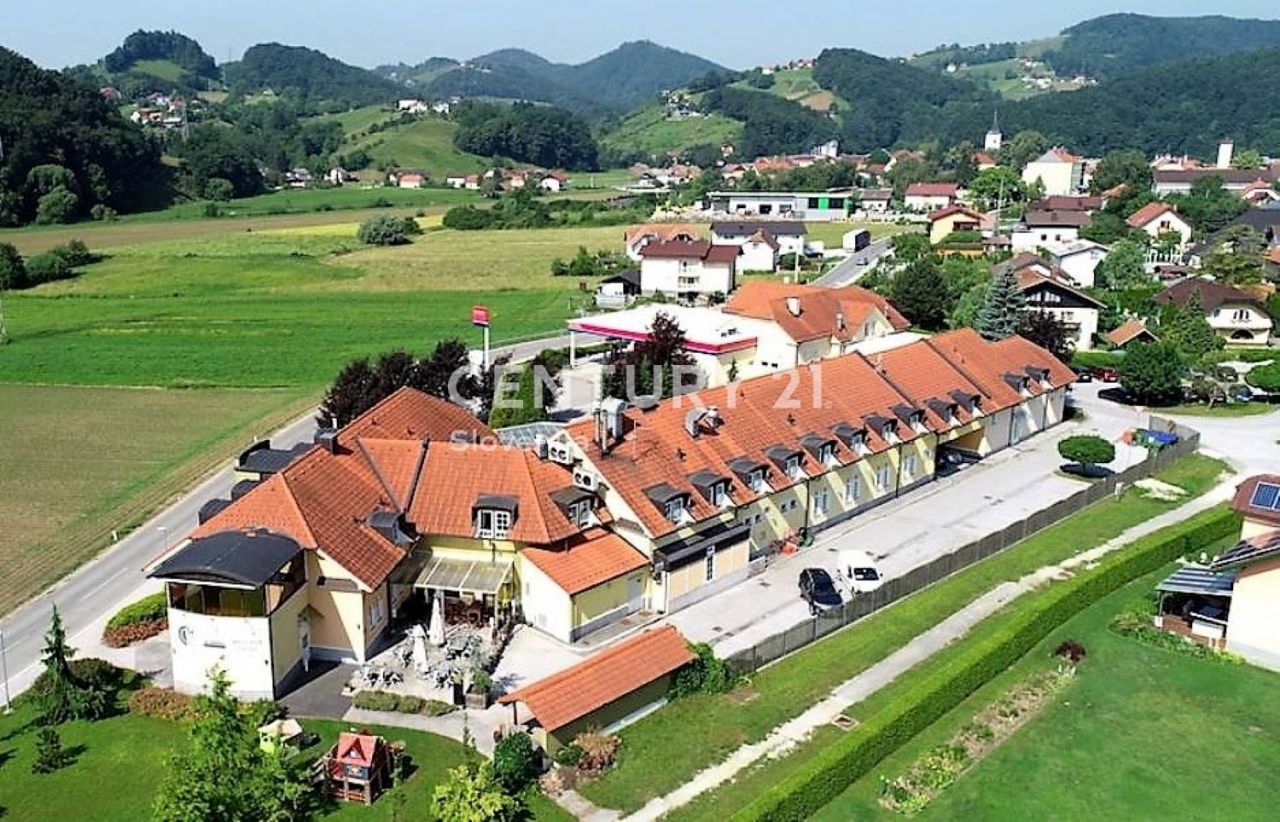 Hotel in Slovenske Konjice, Slovenia, 1 209.7 sq.m - picture 1