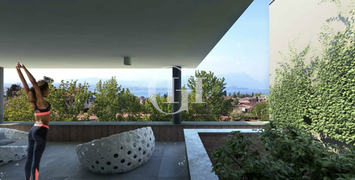 Penthouse on Lake Garda, Italy, 305 sq.m - picture 1