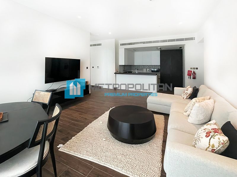 Apartment in Dubai, UAE, 197.97 sq.m - picture 1