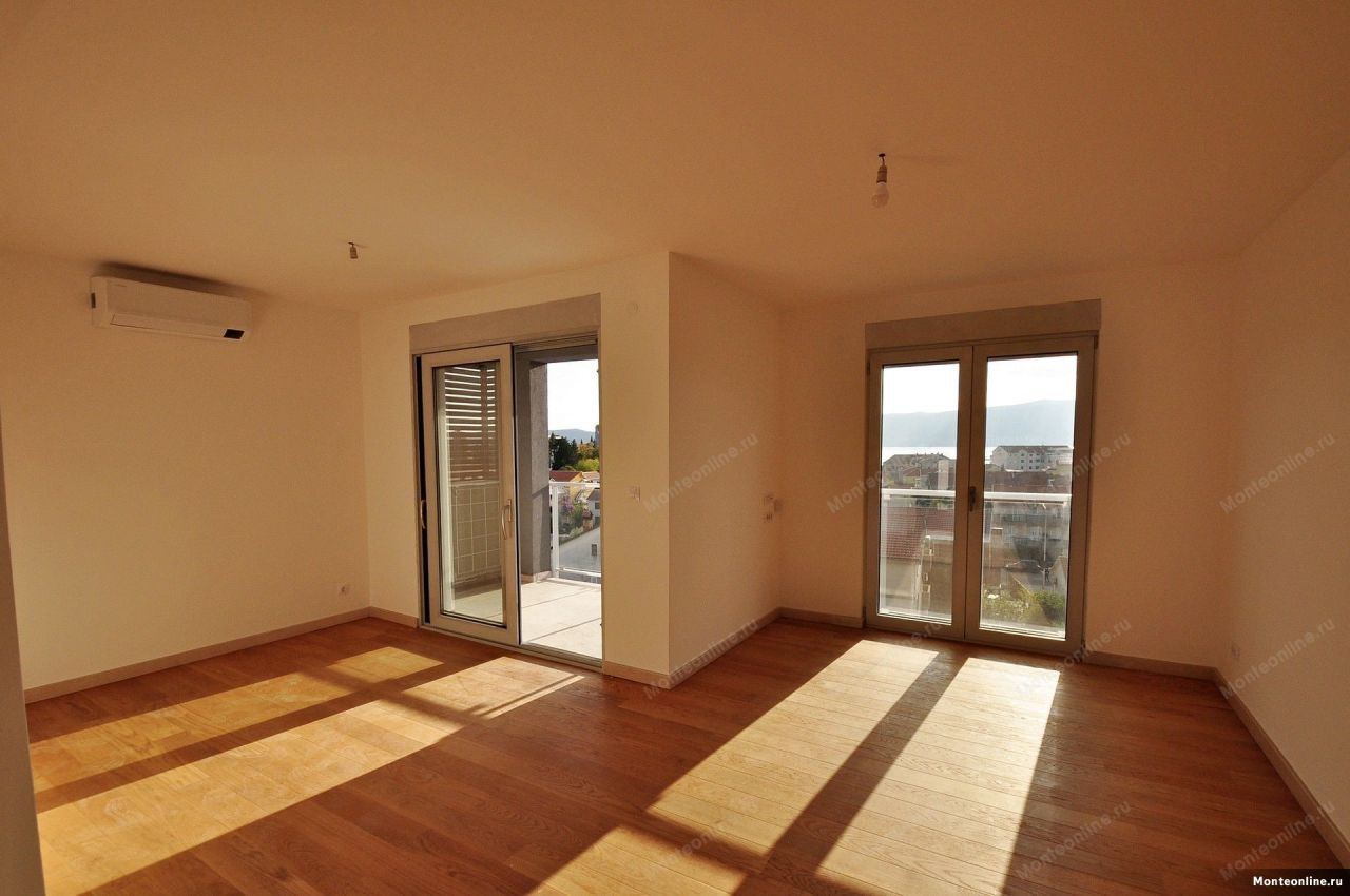 Flat in Tivat, Montenegro, 88 sq.m - picture 1