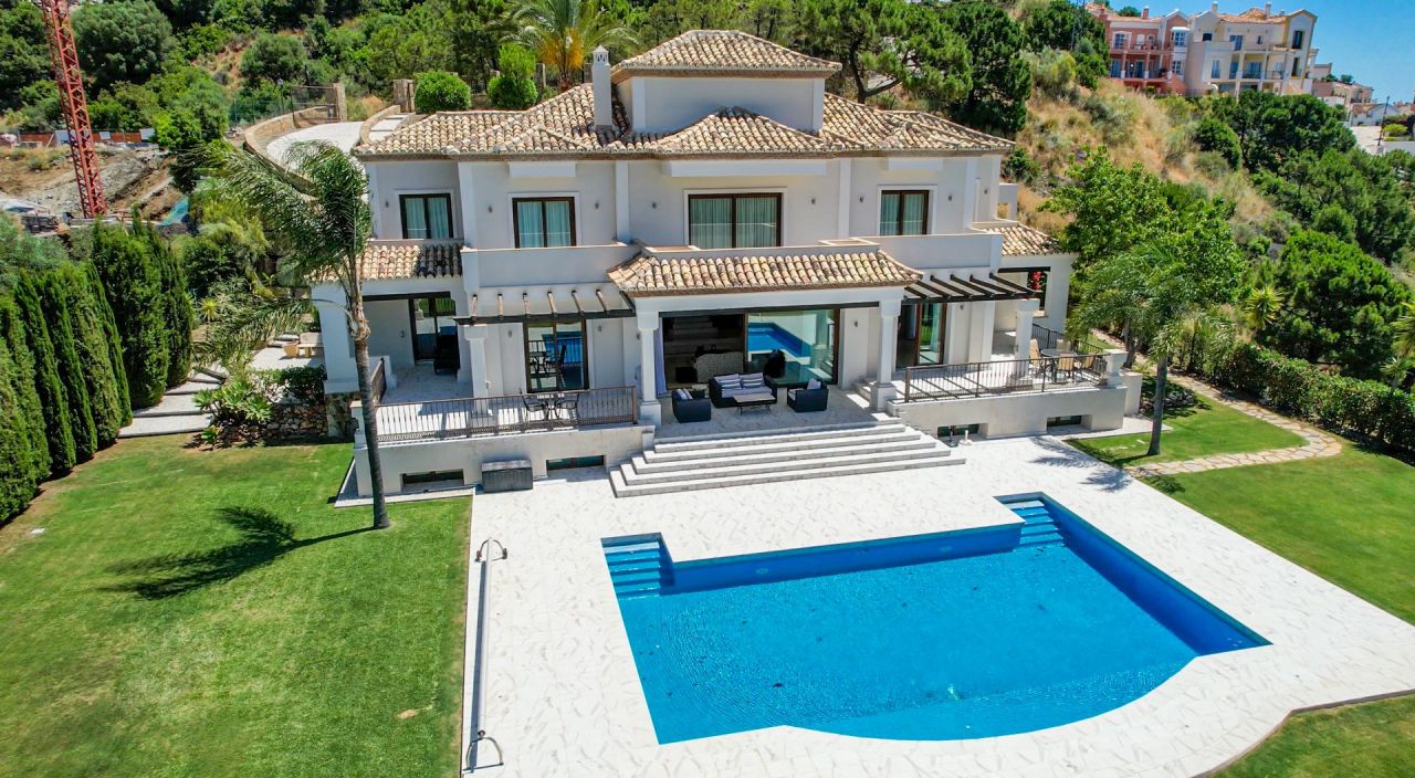 Villa in Marbella, Spain, 766 sq.m - picture 1