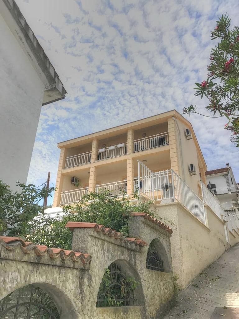 Wohnung in Krasici, Montenegro, 62 m2 - Foto 1