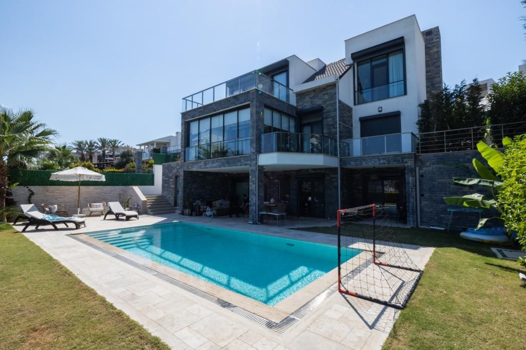 Villa in Bodrum, Turkey, 330 sq.m - picture 1